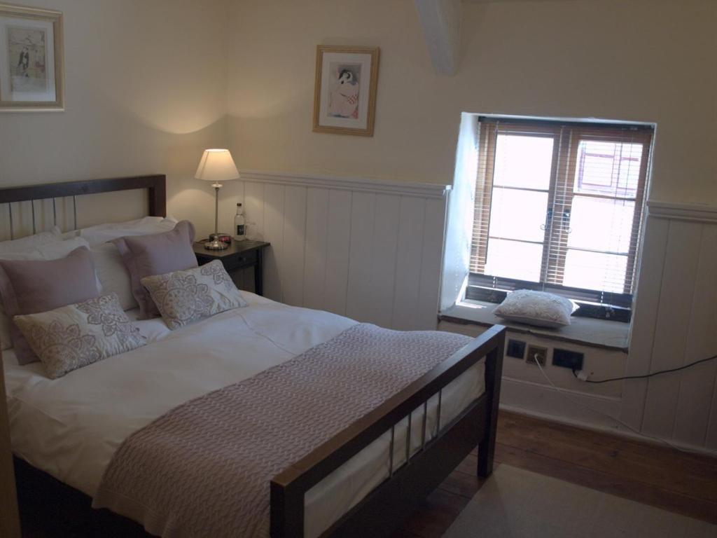 Kings Arms Hotel 애버게이브니 객실 사진