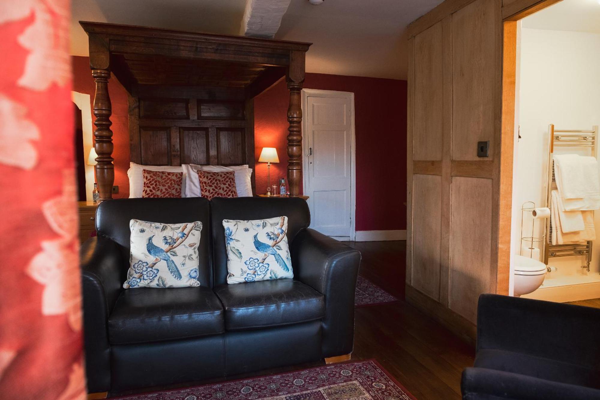 Kings Arms Hotel 애버게이브니 객실 사진