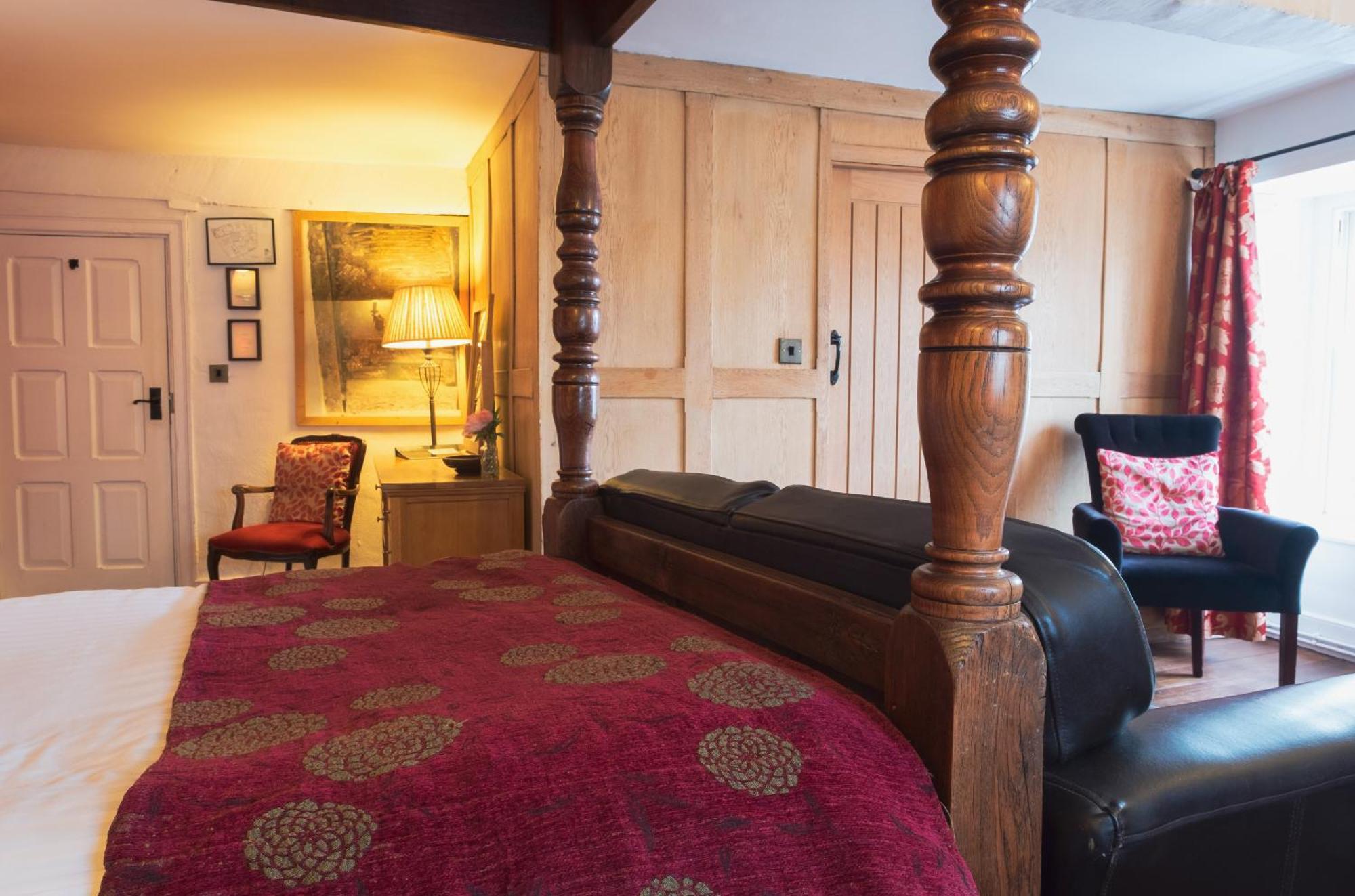 Kings Arms Hotel 애버게이브니 외부 사진
