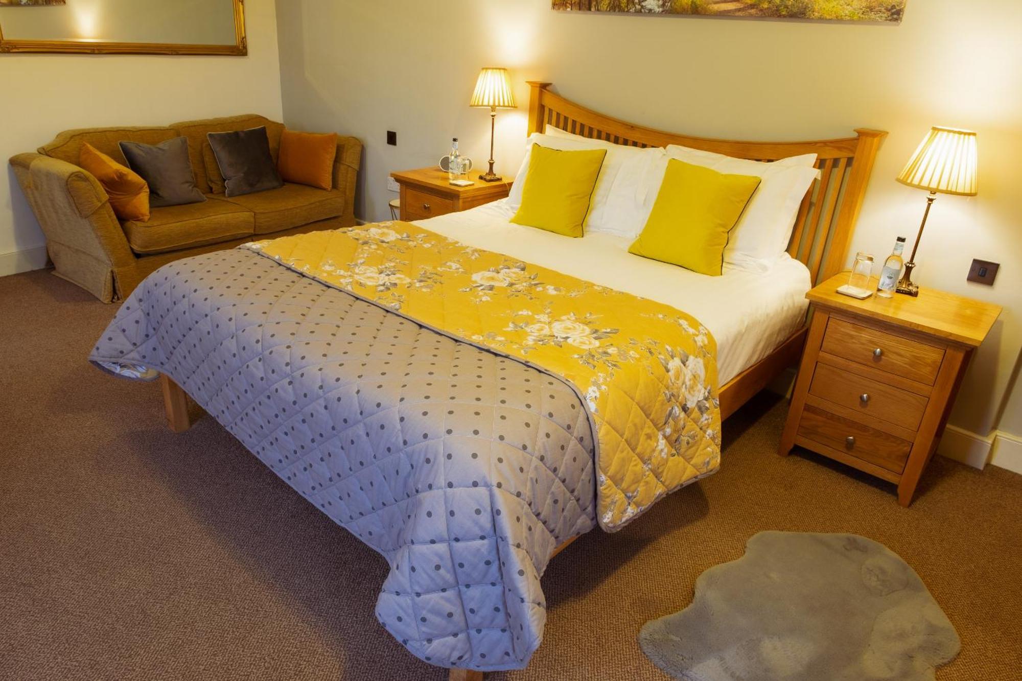 Kings Arms Hotel 애버게이브니 객실 사진